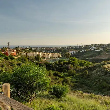 Apartment Stylish 3-bedroom In The Exclusive Paraiso Pueblo