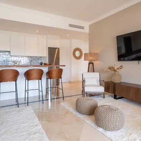 Apartment Stylish 3-bedroom In The Exclusive Paraiso Pueblo