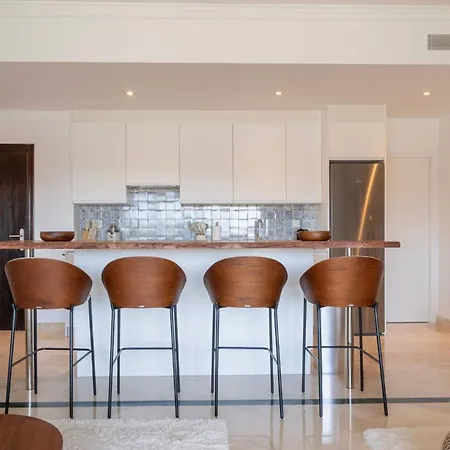 Stylish 3-bedroom In The Exclusive Paraiso Pueblo Apartment Estepona