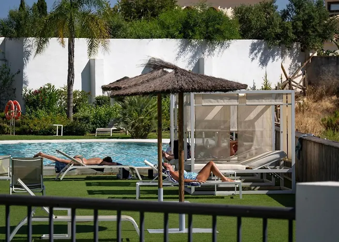 아파트 Stylish 3-bedroom In The Exclusive Paraiso Pueblo