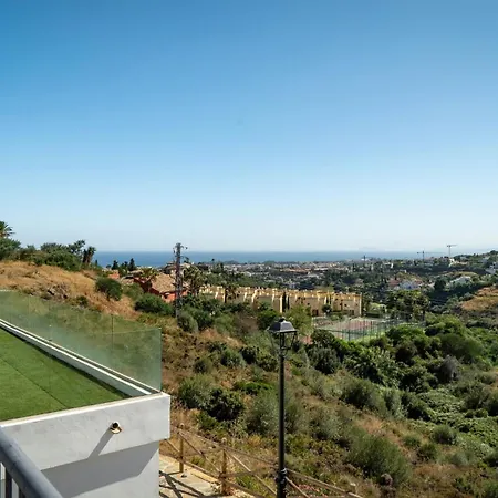 Stylish 3-bedroom In The Exclusive Paraiso Pueblo Διαμέρισμα